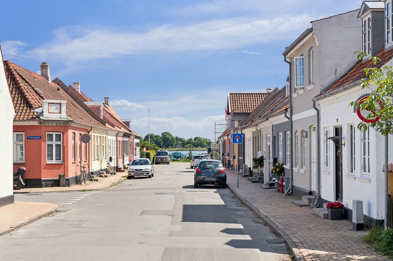 image 02